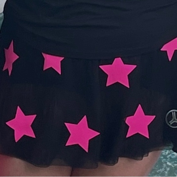 ultracor Dresses & Skirts - Ultracor Black And Pink Star Athletic Skirt Women’s Xl
